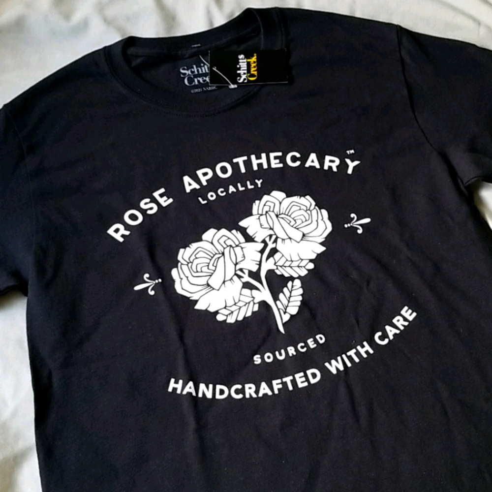 NWT Rose Apothecary graphic tee